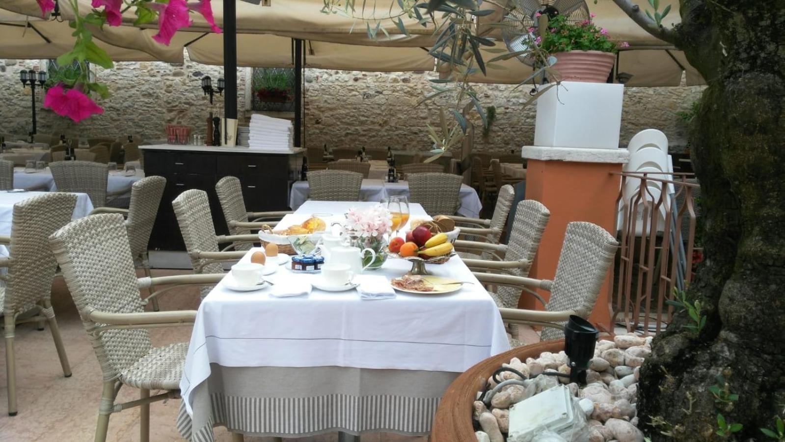 Corte San Luca Apartments Bardolino Eksteriør bilde